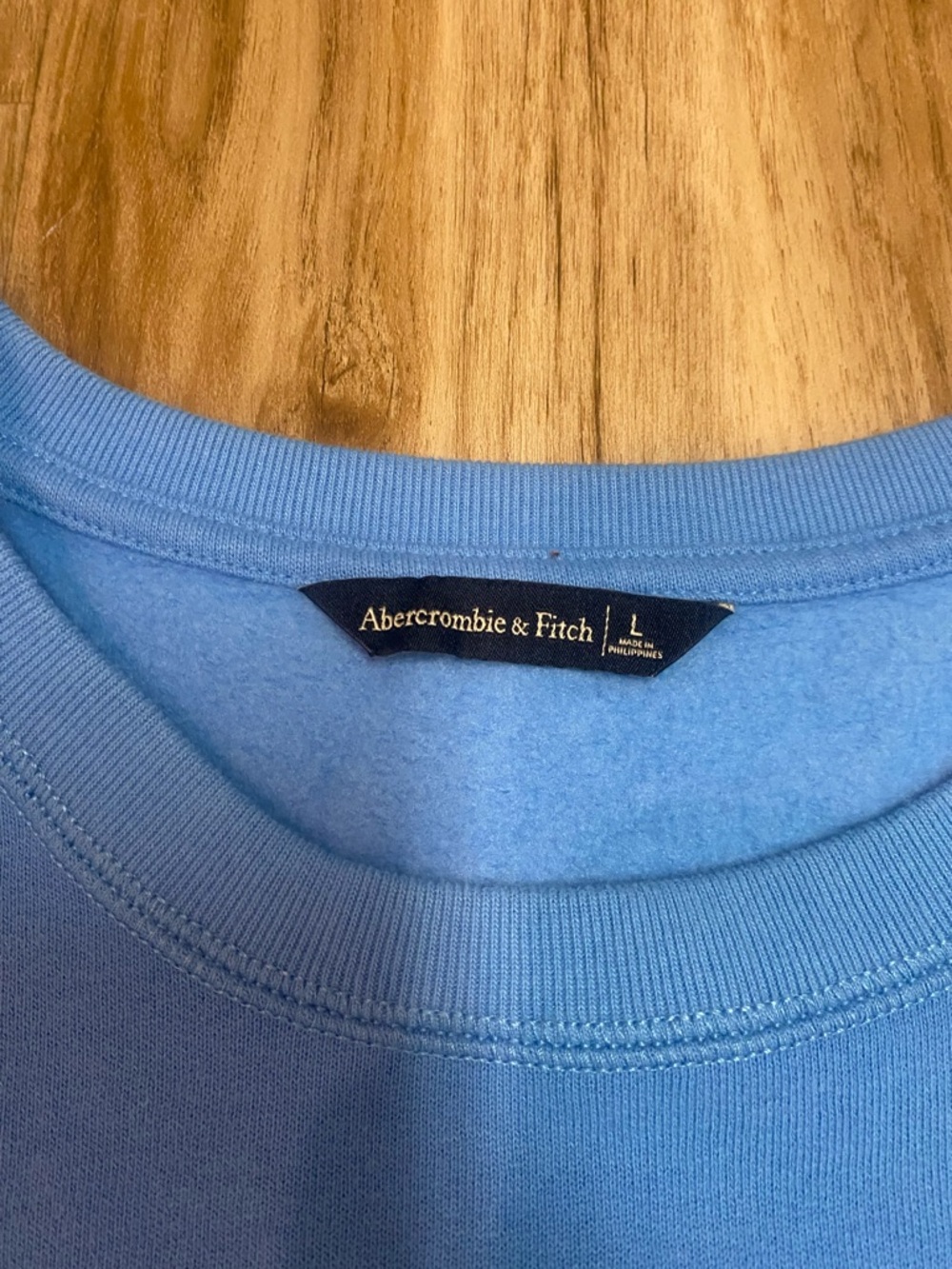 ABERCROMBIE & FITCH NWT CHEVRON STRIPE RETRO SWEATHIRT CREWNECK BLUE SZ LARGE - Picture 4 of 12